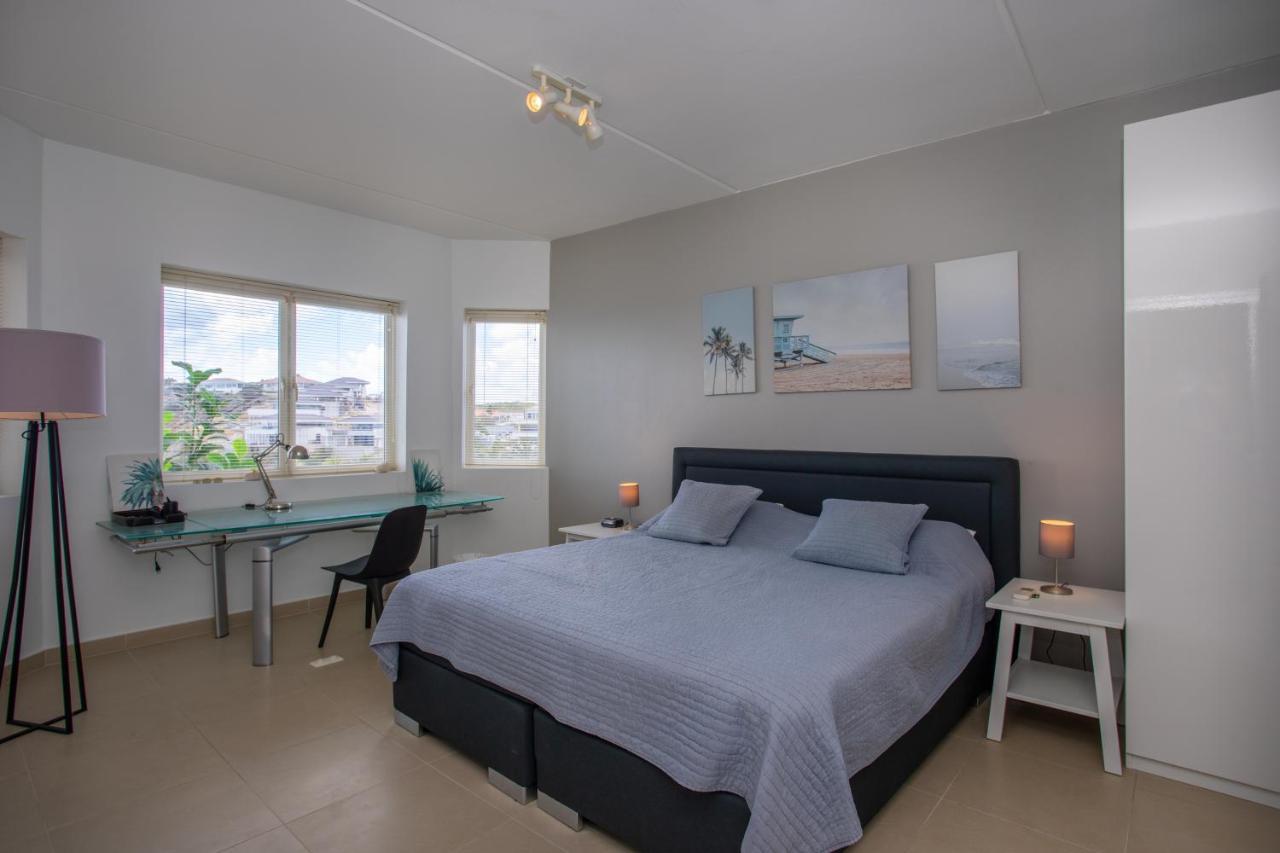 Blue Bay Beach Apartments Exterior photo